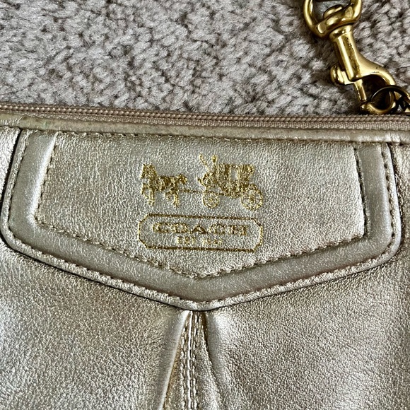 Coach Wristlet - Picture 3 of 9